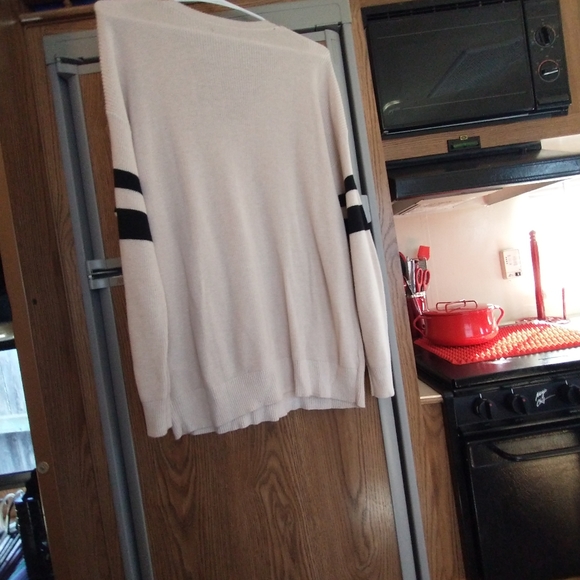 Sweater - Picture 3 of 3